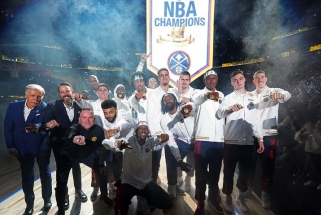 Čempionų žiedais pasidabinę "Nuggets" sezoną atidarė įveikdami "Lakers" (ceremonijos video)